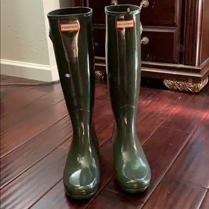 Olive green gloss hunter boots